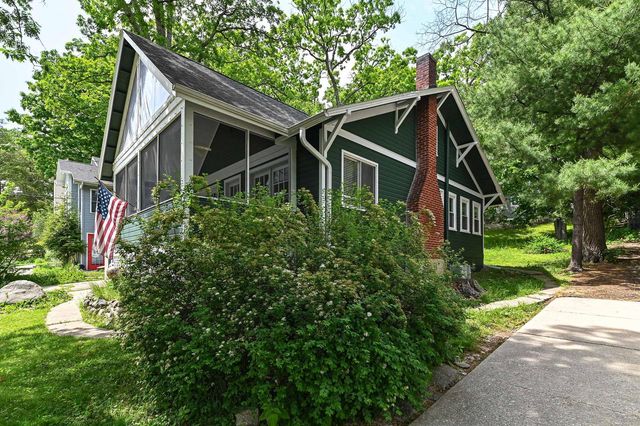 84 Lower Loch Vista DRIVE, Williams Bay, WI 53191