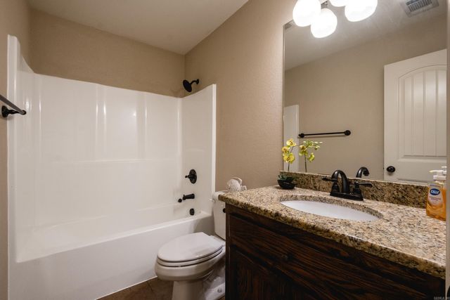 1194 Oak Glenn Loop, Bryant, AR 72002