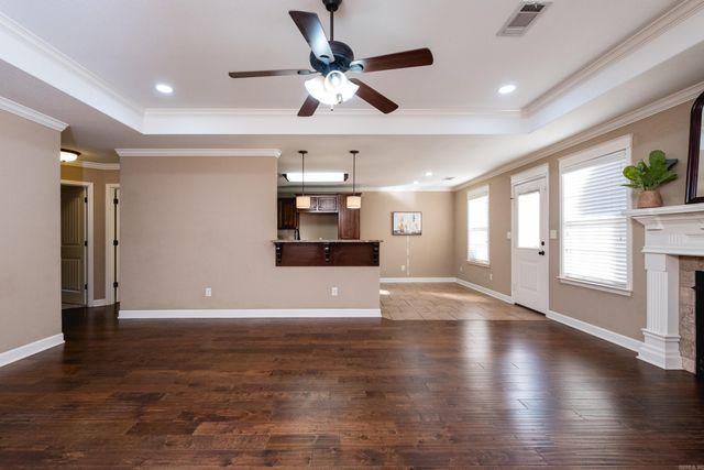 1194 Oak Glenn Loop, Bryant, AR 72002