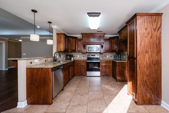 1194 Oak Glenn Loop, Bryant, AR 72002