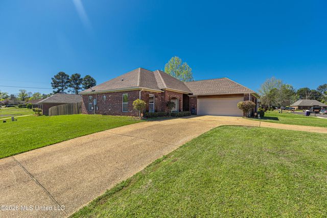 301 Spring Hill Point, Brandon, MS 39047