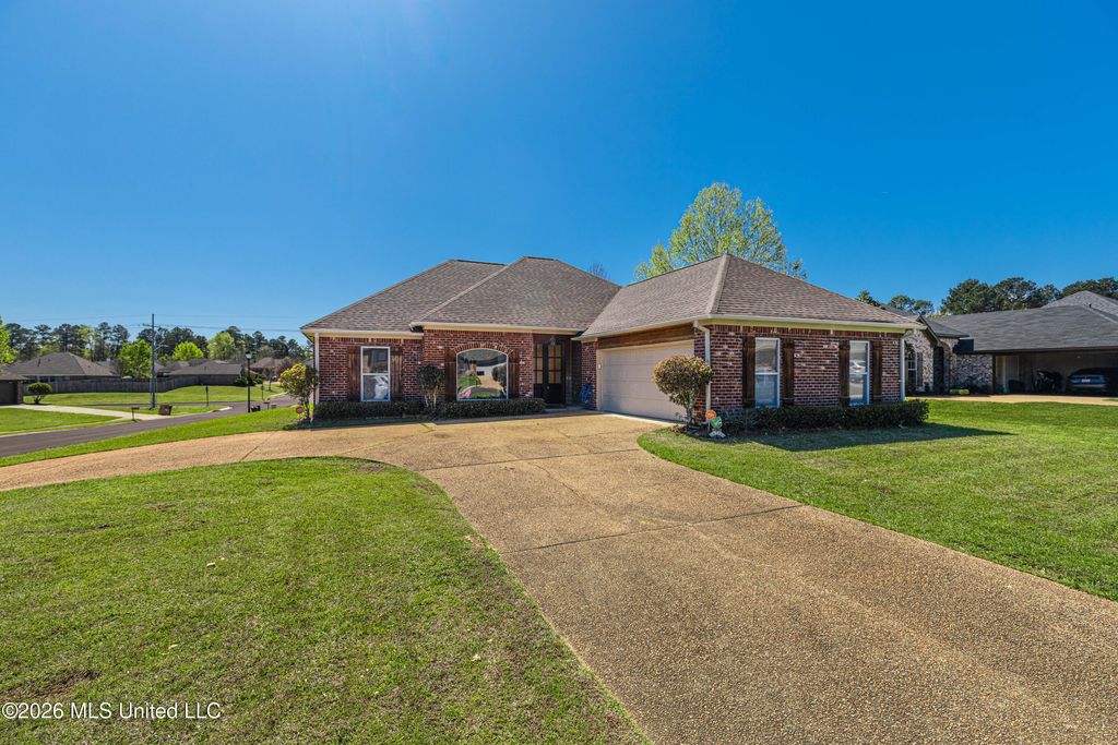301 Spring Hill Point, Brandon, MS 39047