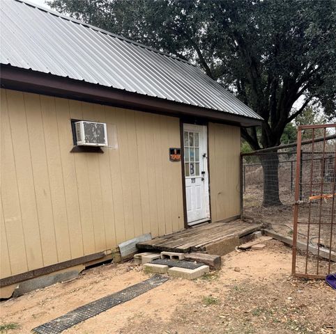 151 County Road 311, Rockdale, TX 76567