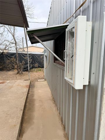 151 County Road 311, Rockdale, TX 76567