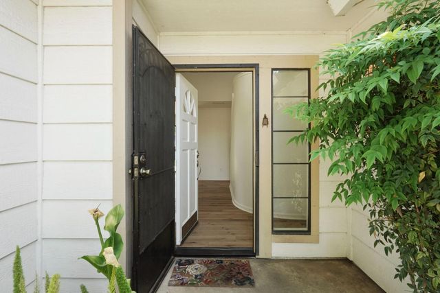 19036 N Augusta St, Woodbridge, CA 95258