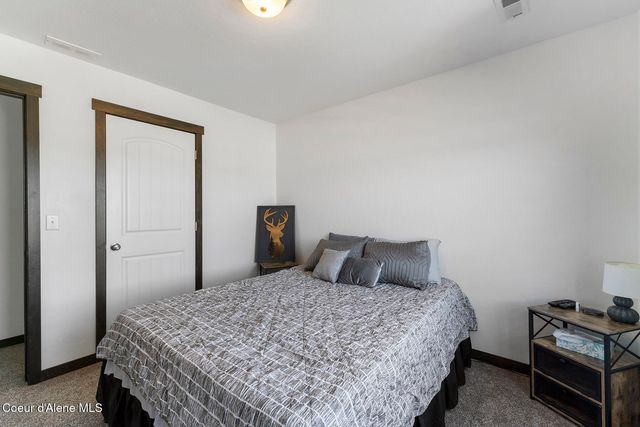 8848 N Mountainshire RD, Post Falls, ID 83854