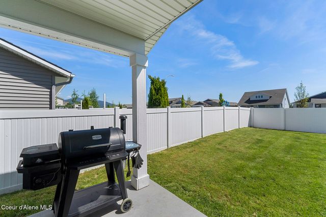 8848 N Mountainshire RD, Post Falls, ID 83854