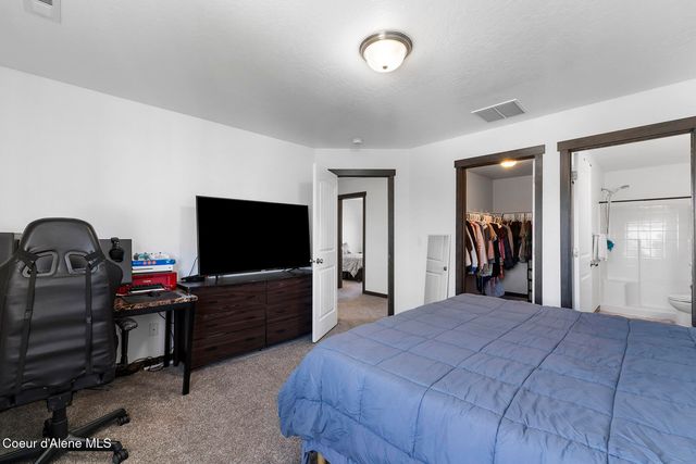 8848 N Mountainshire RD, Post Falls, ID 83854