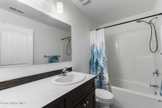 8848 N Mountainshire RD, Post Falls, ID 83854