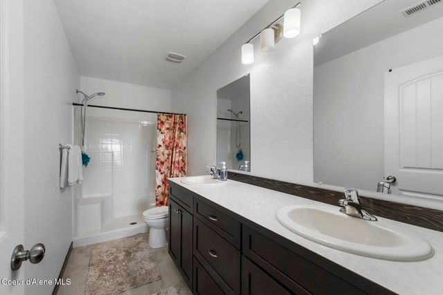 8848 N Mountainshire RD, Post Falls, ID 83854