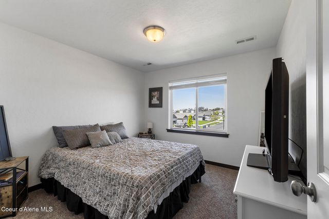 8848 N Mountainshire RD, Post Falls, ID 83854