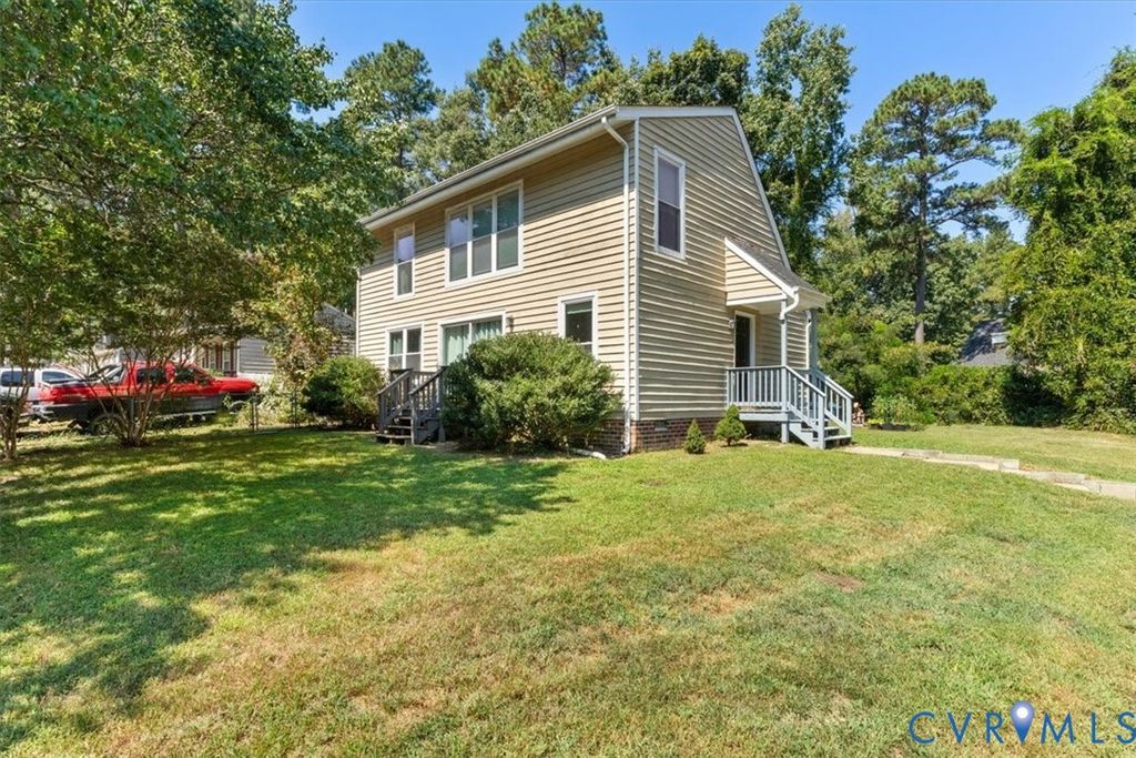 15806 Roland View Dr, Chester, VA 23831