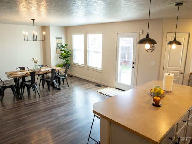 3491 N Maplestone Ave, Meridian, ID 83646