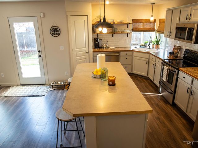 3491 N Maplestone Ave, Meridian, ID 83646