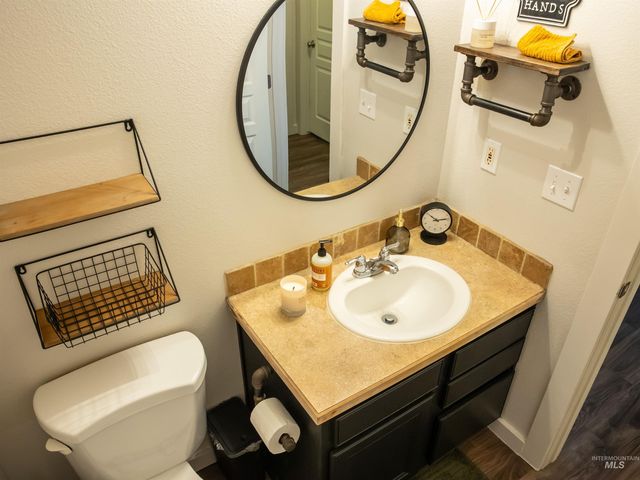 3491 N Maplestone Ave, Meridian, ID 83646