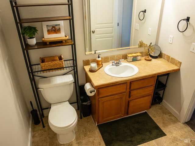 3491 N Maplestone Ave, Meridian, ID 83646