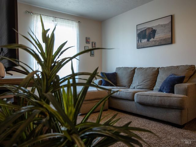 3491 N Maplestone Ave, Meridian, ID 83646