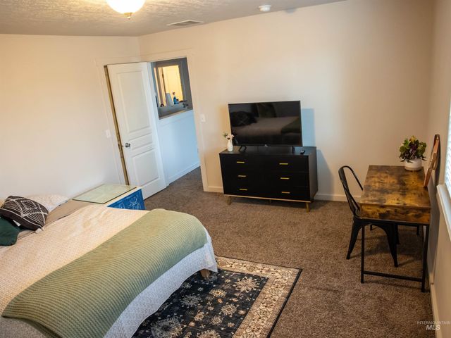 3491 N Maplestone Ave, Meridian, ID 83646