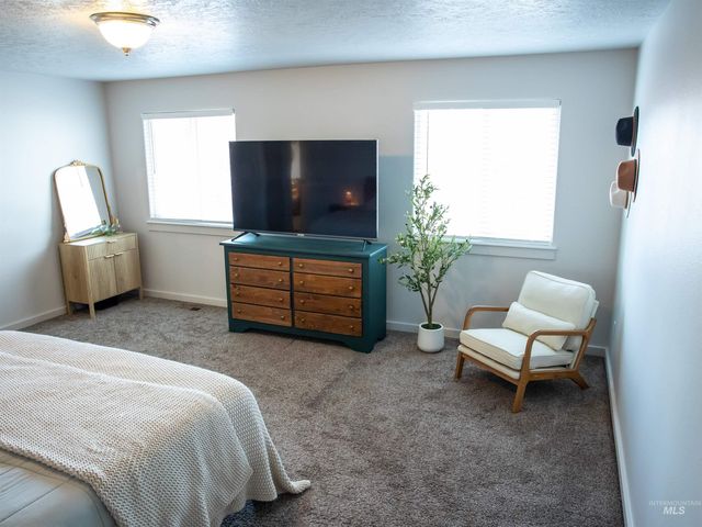 3491 N Maplestone Ave, Meridian, ID 83646