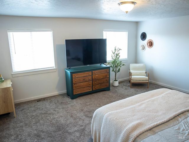 3491 N Maplestone Ave, Meridian, ID 83646