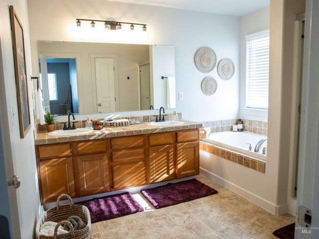 3491 N Maplestone Ave, Meridian, ID 83646