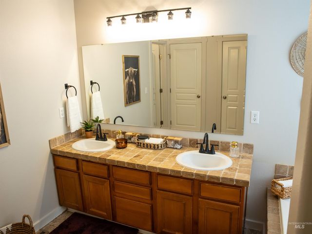 3491 N Maplestone Ave, Meridian, ID 83646