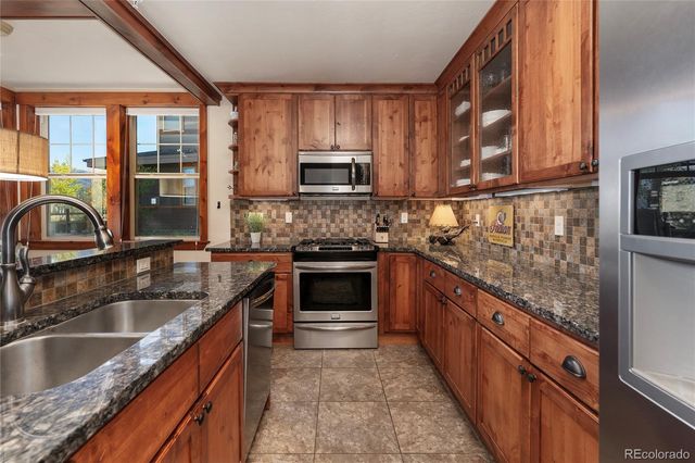 202 Cozens Pointe Circle H-101, Fraser, CO 80442