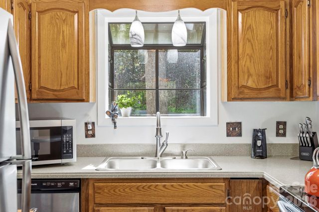 6 Gold Finch Lane, Maggie Valley, NC 28751