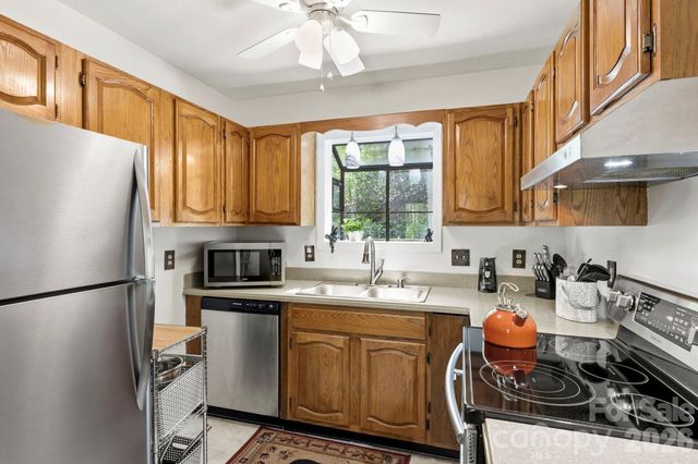 6 Gold Finch Lane, Maggie Valley, NC 28751