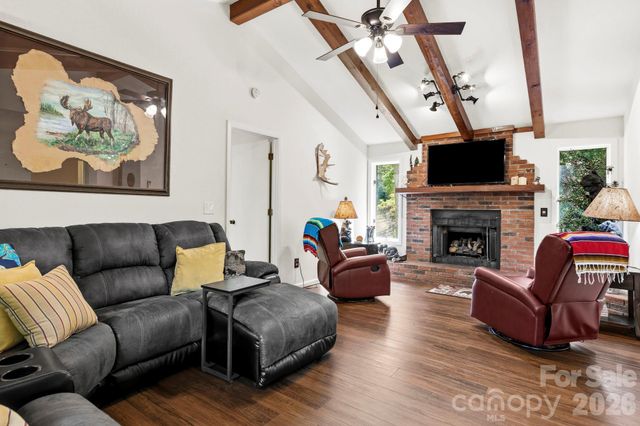 6 Gold Finch Lane, Maggie Valley, NC 28751