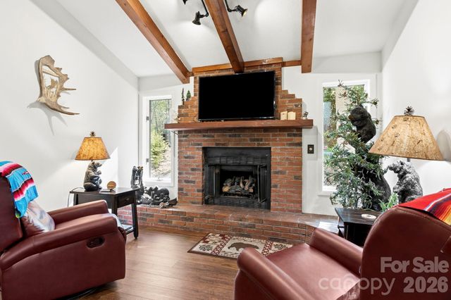 6 Gold Finch Lane, Maggie Valley, NC 28751