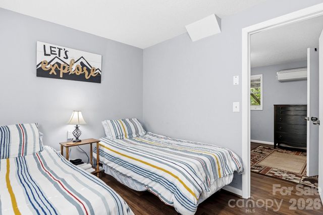 6 Gold Finch Lane, Maggie Valley, NC 28751