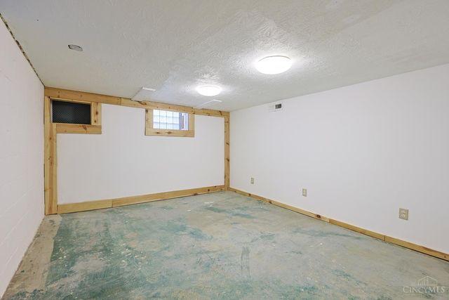 221 E Mechanic Street, Reading, OH 45215