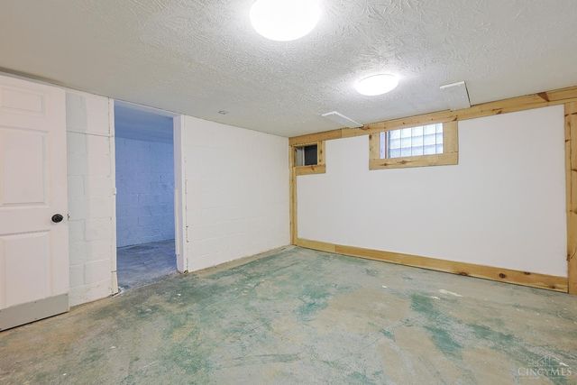 221 E Mechanic Street, Reading, OH 45215