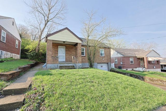 221 E Mechanic Street, Reading, OH 45215