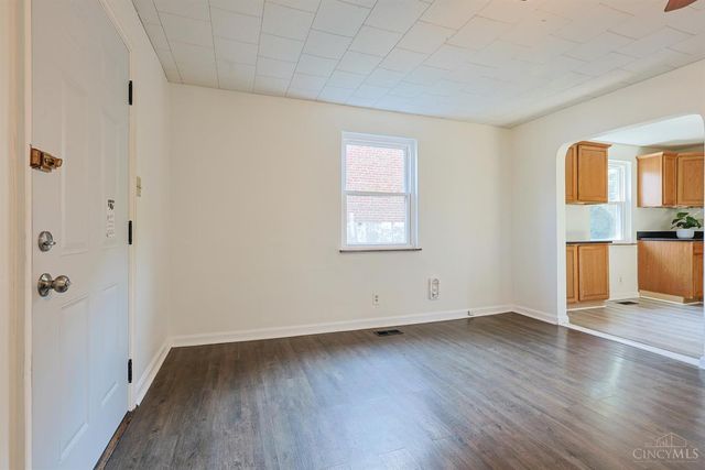 221 E Mechanic Street, Reading, OH 45215