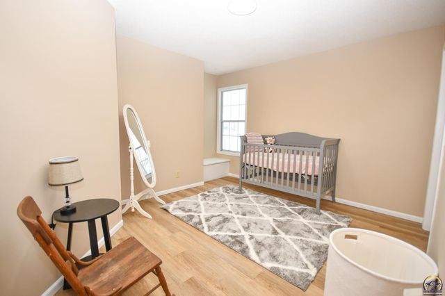 5619 SW 35th ST, Topeka, KS 66614