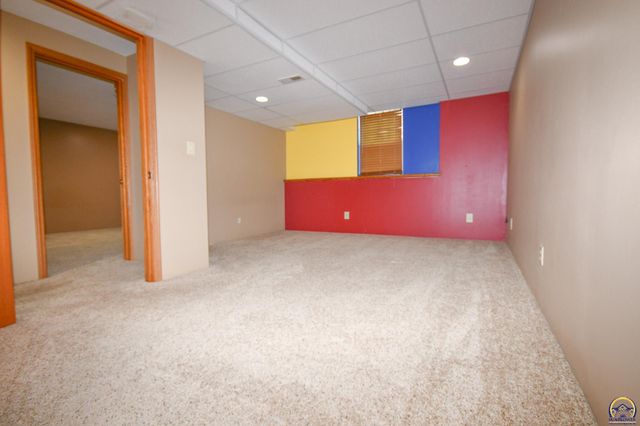 5619 SW 35th ST, Topeka, KS 66614