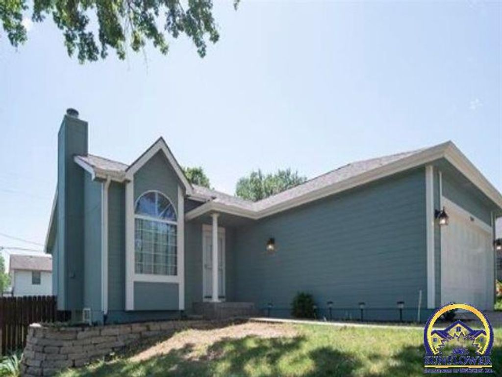 5619 SW 35th ST, Topeka, KS 66614