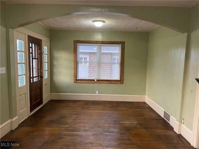 910 Fairview Avenue, Millersburg, OH 44654