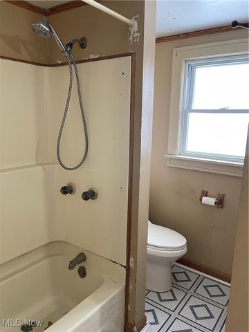 910 Fairview Avenue, Millersburg, OH 44654