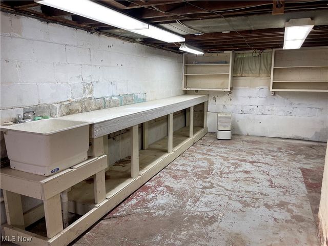 910 Fairview Avenue, Millersburg, OH 44654