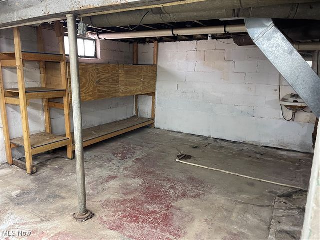 910 Fairview Avenue, Millersburg, OH 44654