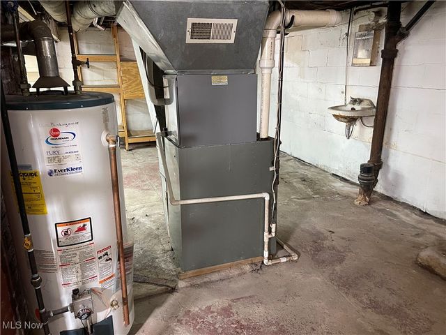 910 Fairview Avenue, Millersburg, OH 44654