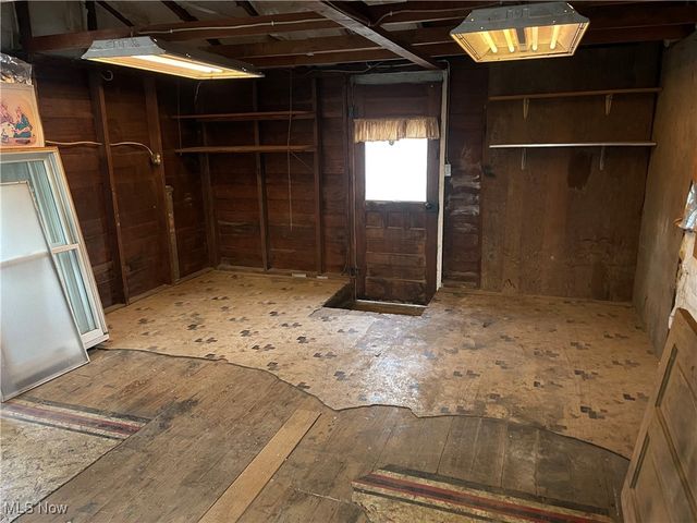 910 Fairview Avenue, Millersburg, OH 44654