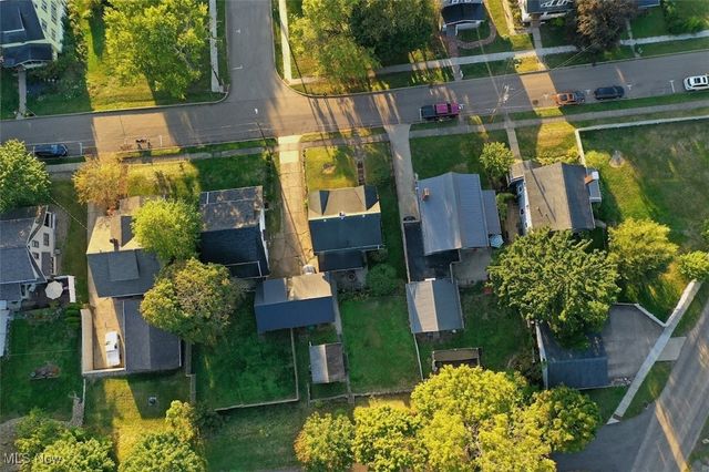 910 Fairview Avenue, Millersburg, OH 44654