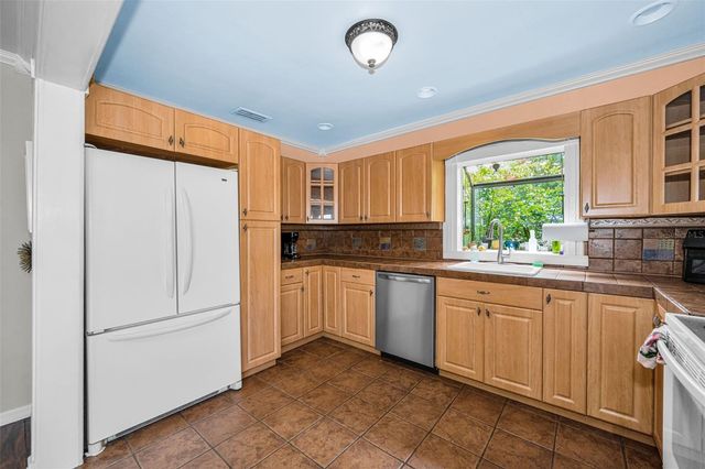 4994 17TH AVENUE N, St Petersburg, FL 33710