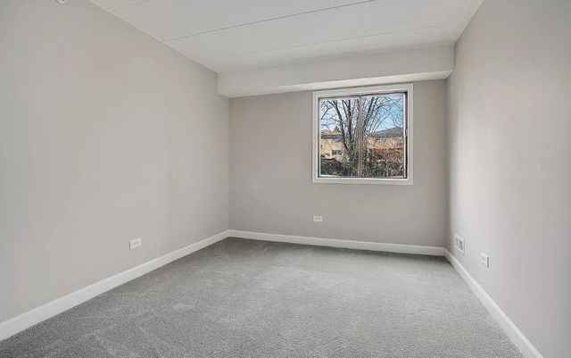 6323 175TH Street 1W, Tinley Park, IL 60477