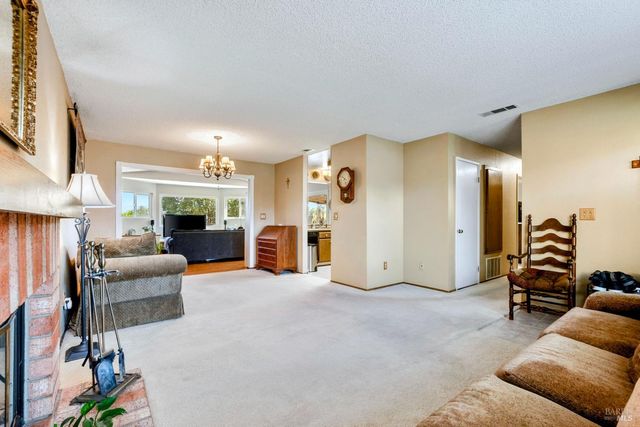 140 Bluebell Pl, Vallejo, CA 94591