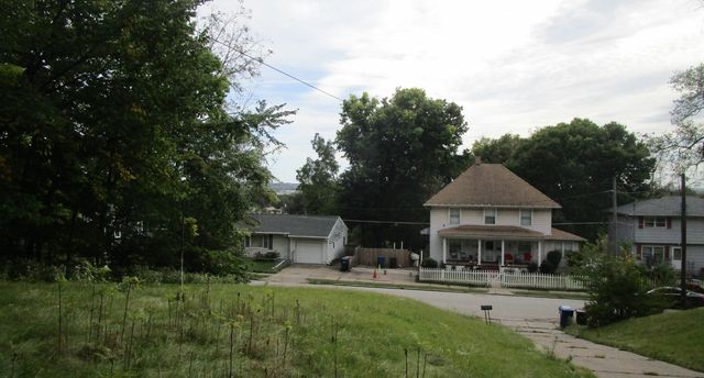 1518 W 10th Street, Davenport, IA 52804